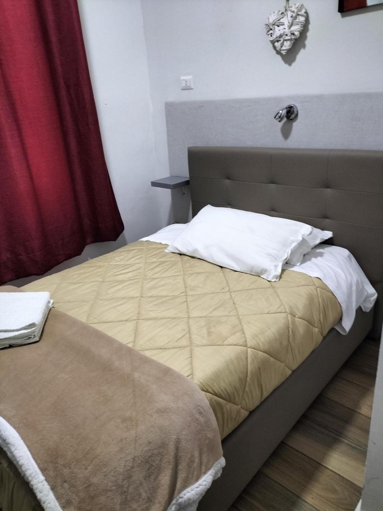 Bed and Breakfast Casa Di Edo Бриндизи Экстерьер фото